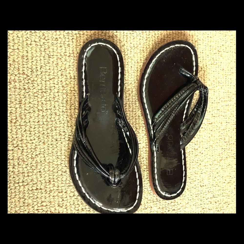 Size 6 Bernardo Sandals